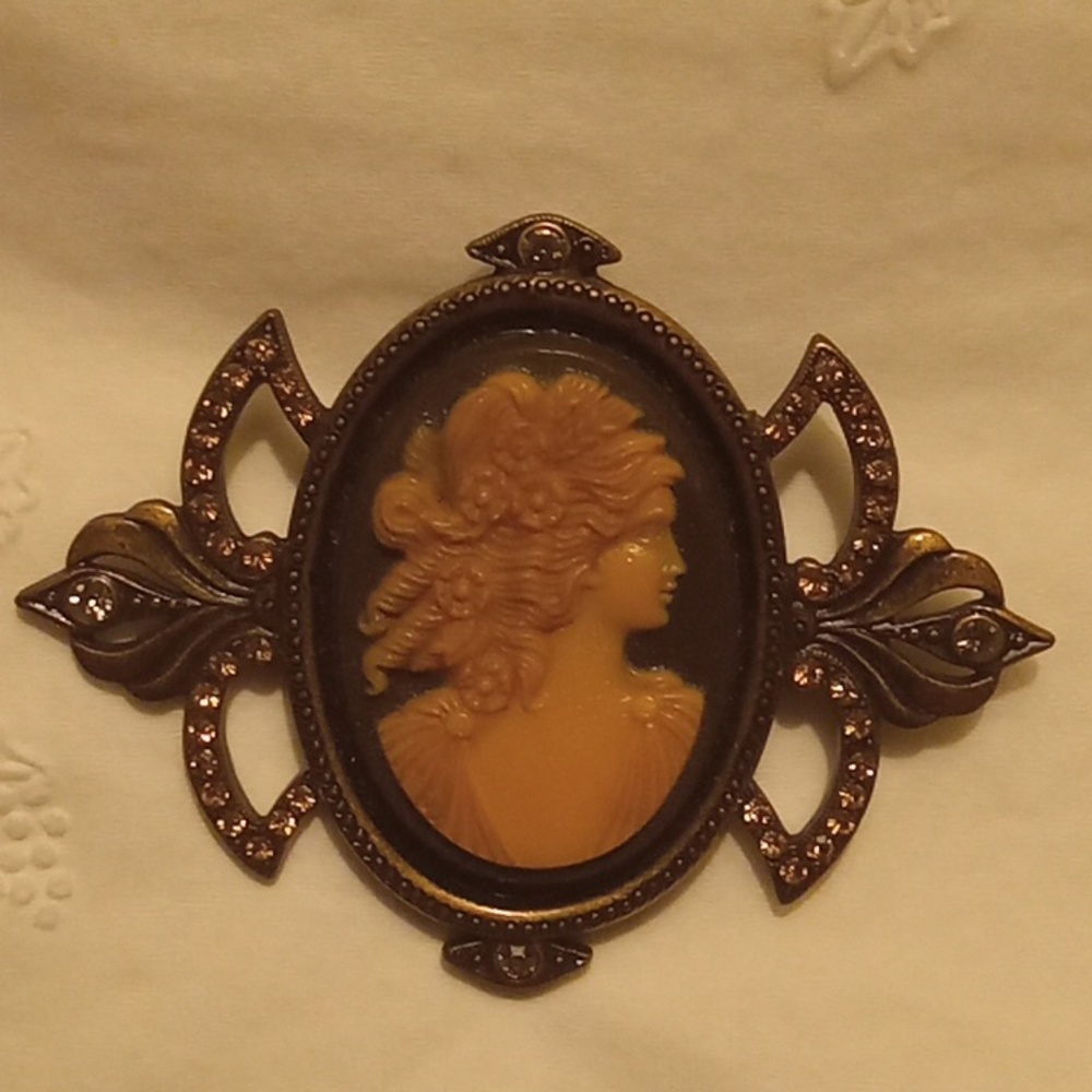 Stunning Sweet Romance signed Vintage pin